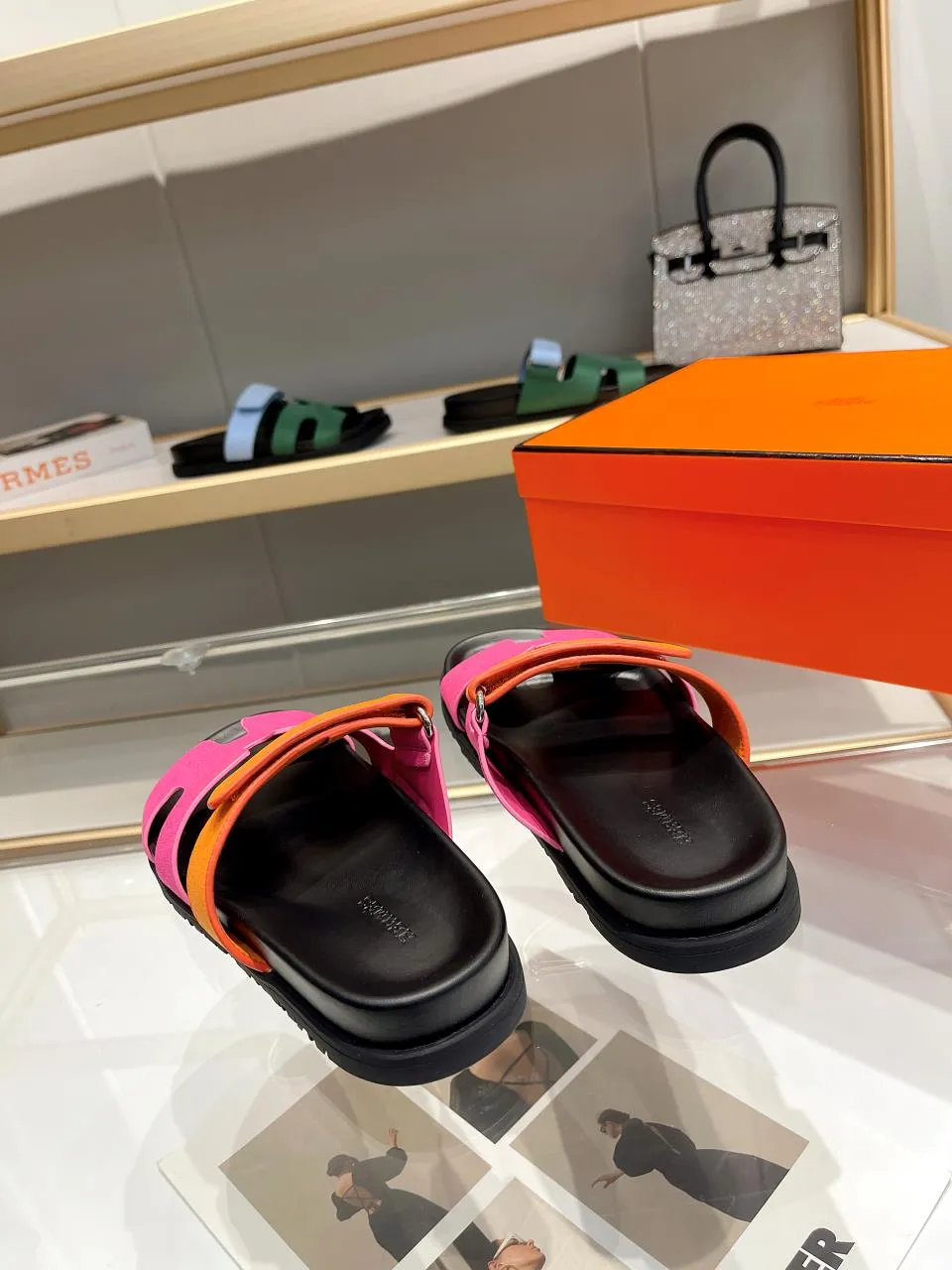 👟👟Ex-factory price 440👟👟Men's +10 HERMES Chypre sandals, popular slippers are now on the market🔥🔥🔥. The original shoes at the counter are carefully made from molds. They are the favorite luxuries of big-name celebrities. High quality creates classics. You are welcome to repost the pictures and sell them!  Size: Women’s size: 35-42 Men’s size: 39-46